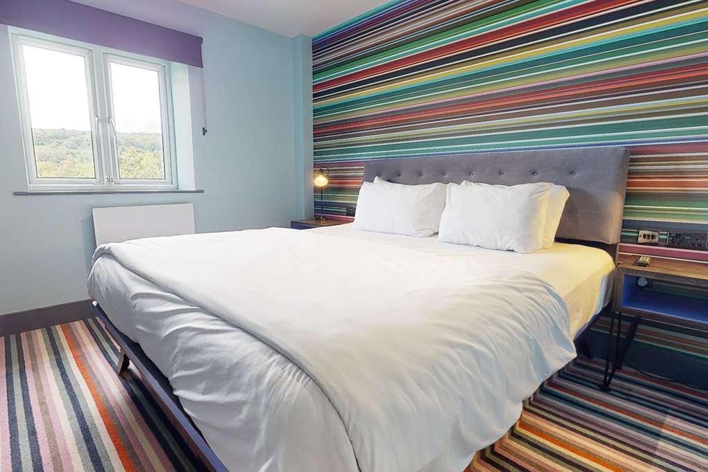 Village Hotel Cardiff Szoba fotó