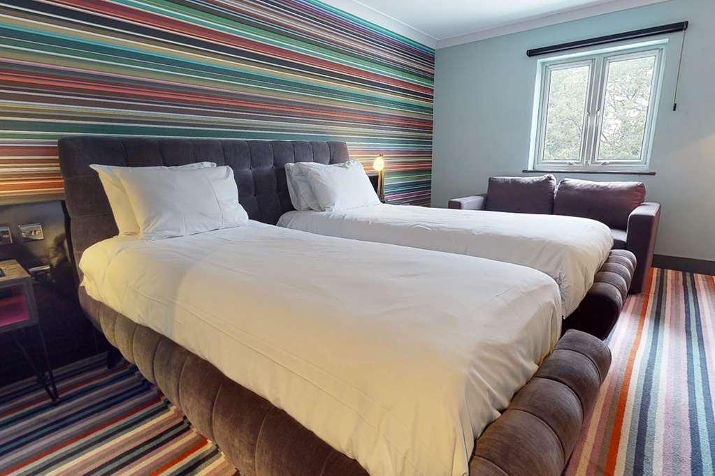 Village Hotel Cardiff Szoba fotó