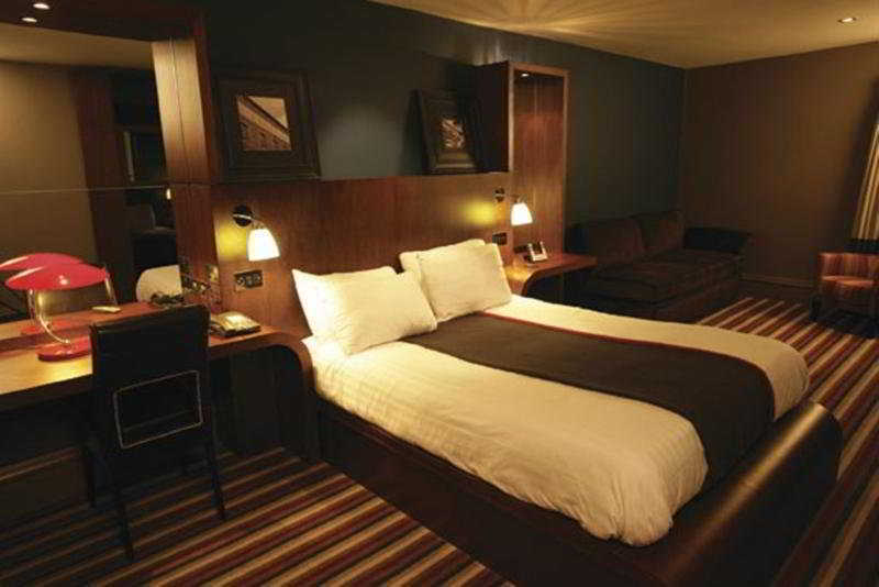 Village Hotel Cardiff Kültér fotó